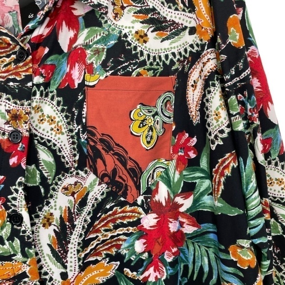 𝅺ATTITUDES by Renee Two-Print Front Pocket Shirt Floral and Paisley Print NWT - Picture 5 of 11
